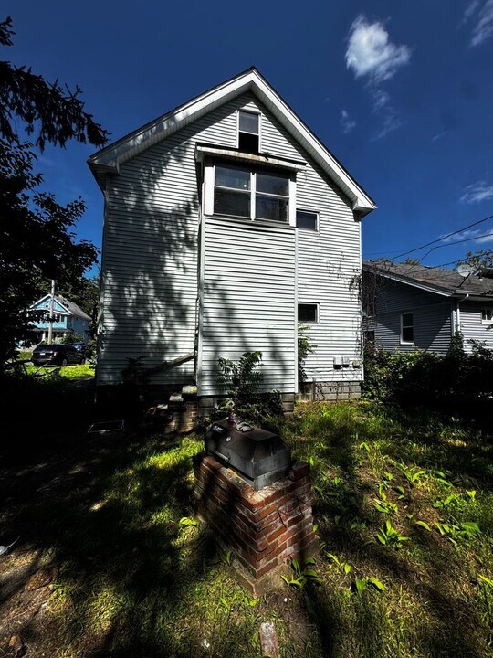 11222 Revere Ave in Cleveland, OH - Building Photo