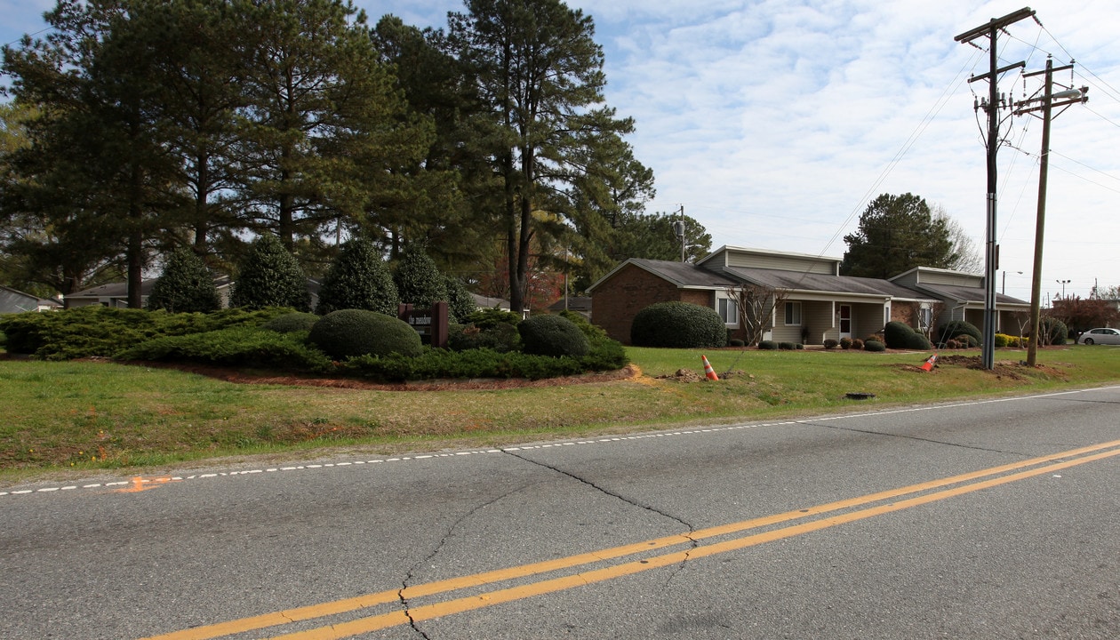 The Meadows in Selma, NC - Foto de edificio