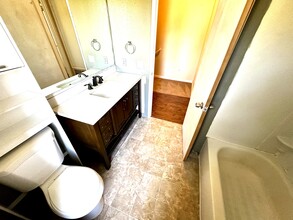 5101 Glide Dr, Unit # 4 in Davis, CA - Foto de edificio - Building Photo