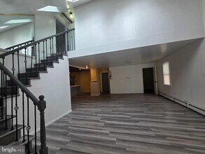 522 Kuser Rd in Hamilton Township, NJ - Building Photo - Building Photo