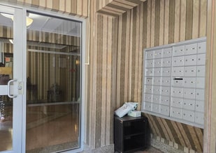 2330 Linwood Ave in Fort Lee, NJ - Building Photo - Building Photo