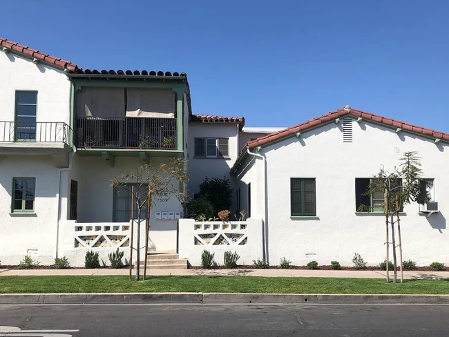 7505 Rosewood Ave, Unit 7505 Rosewood Ave in Los Angeles, CA - Foto de edificio - Building Photo