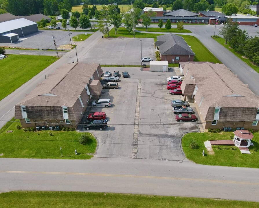 223 E Bryant St in Smithville, TN - Building Photo