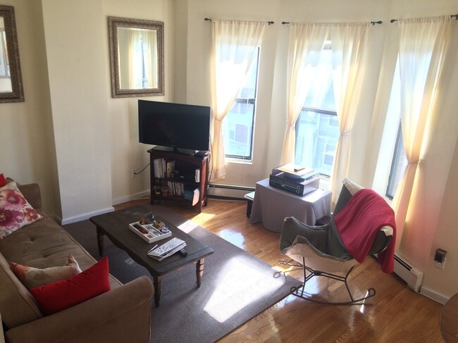 1115 Harrison Ave, Unit #2