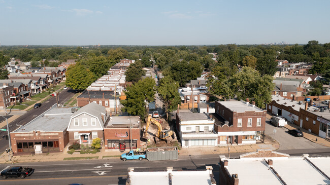 6835 Gravois Ave in St. Louis, MO - Building Photo - Primary Photo