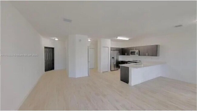 15600 SW 136th St in Miami, FL - Building Photo - Building Photo