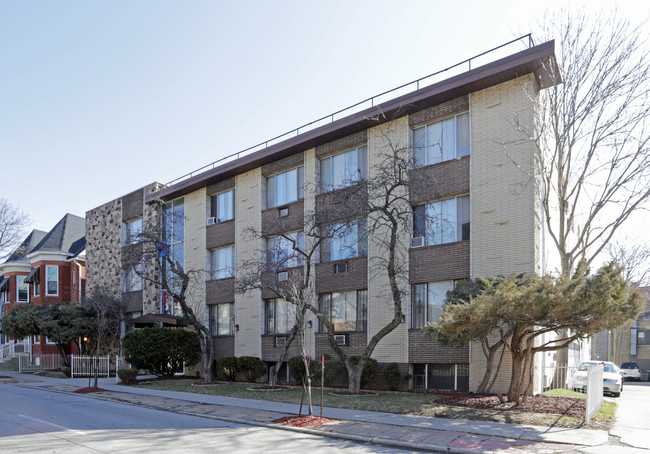 The Graduate Apartments in Milwaukee, WI - Building Photo - Building Photo