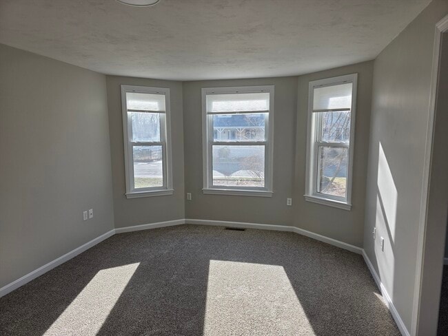 284 School St in Whitman, MA - Building Photo - Building Photo