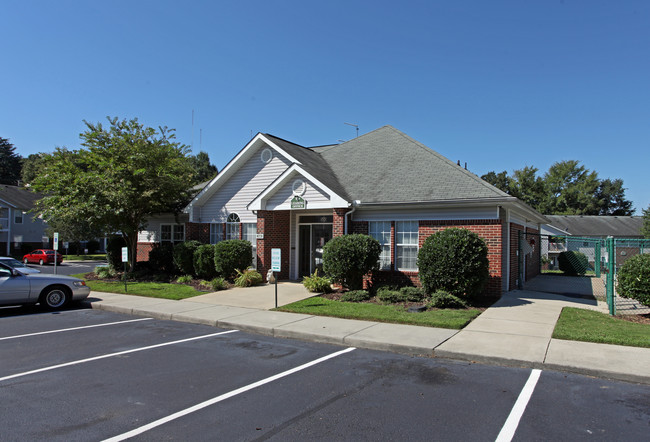 Chapman Pointe in Dallas, NC - Foto de edificio - Building Photo