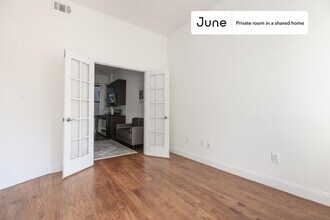 Room in Shared 4 bed/1 bath home in Brooklyn, NY - Building Photo - Building Photo