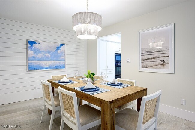 760 106th Ave N in Naples, FL - Foto de edificio - Building Photo