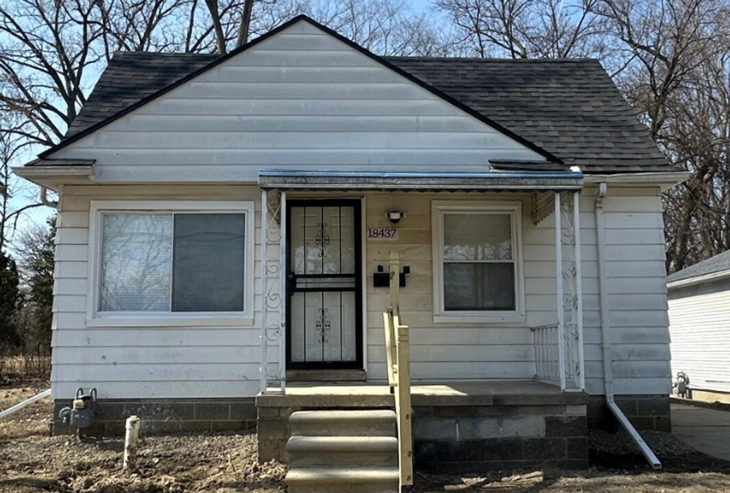 18437 Trinity St in Detroit, MI - Building Photo