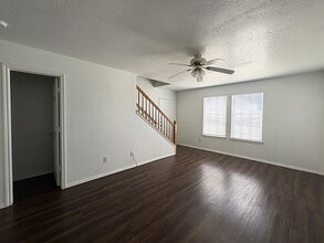 5709 Redstone Dr, Unit A in Killeen, TX - Foto de edificio - Building Photo