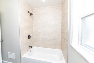 2745 W Gregory St, Unit 1 in Chicago, IL - Building Photo - Building Photo