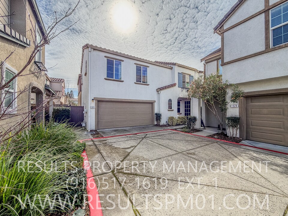1521 Impressionist Loop in Roseville, CA - Building Photo