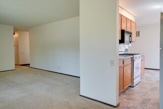 1921 Edmonds Dr SE in Renton, WA - Building Photo - Building Photo