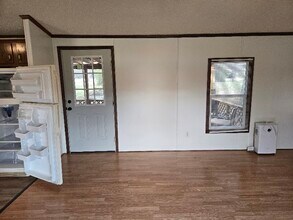 8860 Teague Rd in Medon, TN - Foto de edificio - Building Photo