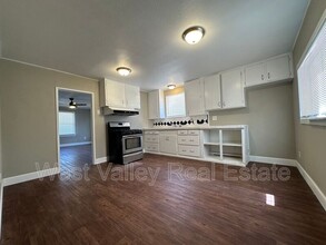 417 E St in Taft, CA - Building Photo - Building Photo