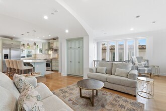 424 N Broadway in Redondo Beach, CA - Building Photo - Building Photo