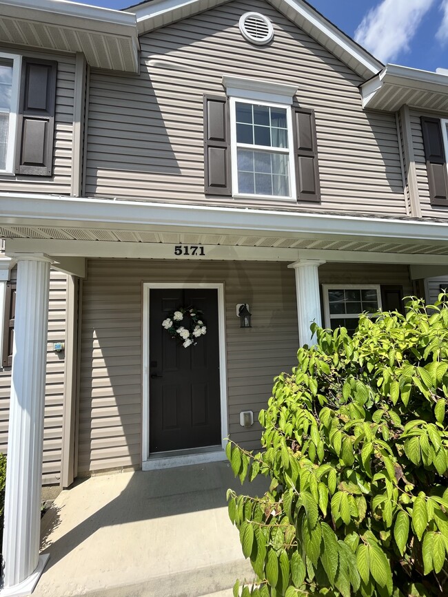 5171 Mantua Dr in Canal Winchester, OH - Foto de edificio - Building Photo