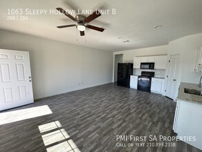 1063 Sleepy Hollow Ln in Spring Branch, TX - Building Photo - Building Photo