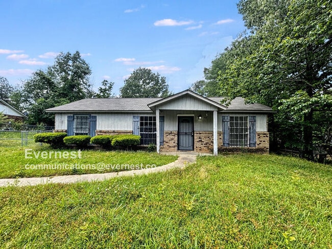 property at 40 Cedar Pl