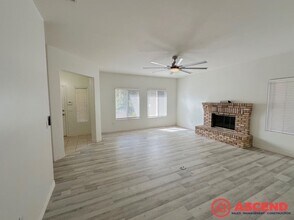 716 Windsor Park Dr in Bakersfield, CA - Building Photo - Building Photo