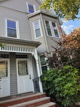 53 Bow St-Unit -2 in Somerville, MA - Building Photo - Building Photo