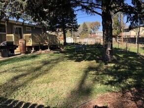 1070 Foster Dr in Dickinson, ND - Building Photo - Building Photo