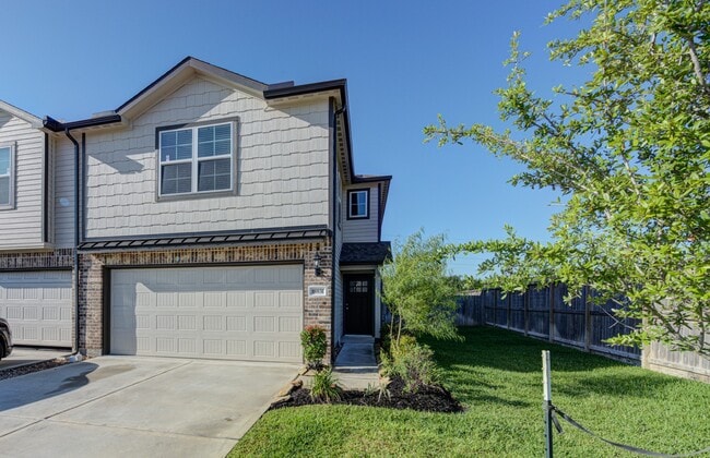 property at 18831 Glenwood Chase Ct