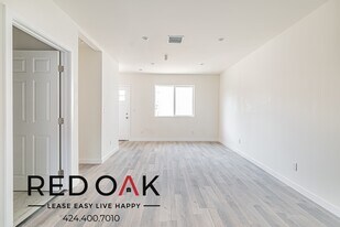 1028 W 110th St in Los Angeles, CA - Building Photo