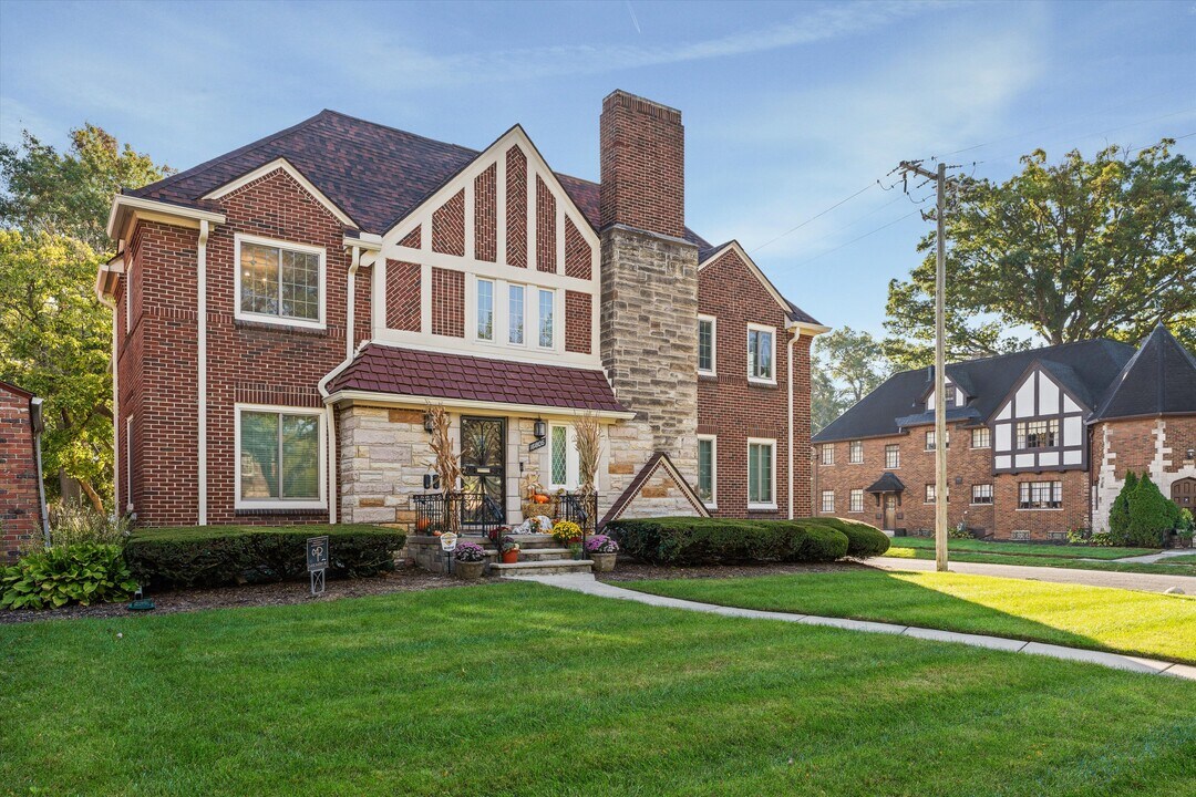 16806 La Salle Ave in Detroit, MI - Building Photo