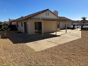 26054 Goldenwood St in Menifee, CA - Foto de edificio - Building Photo