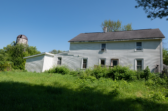 8458 Lewis Point Rd in Canastota, NY - Building Photo - Building Photo