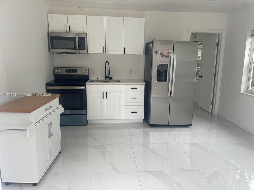 809 NW 15th Terrace in Fort Lauderdale, FL - Foto de edificio