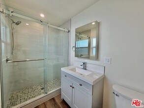 501 S Gaylord Dr in Burbank, CA - Building Photo - Building Photo