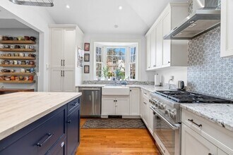 859 Fellsway W in Medford, MA - Building Photo - Building Photo