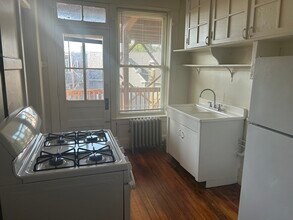 6 Laurel St in Holyoke, MA - Building Photo - Building Photo