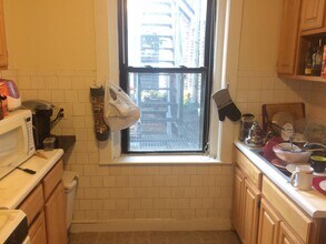 382 Riverway, Unit 26 in Boston, MA - Building Photo - Building Photo