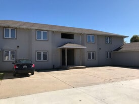 Arrowhead in Springfield, MO - Building Photo