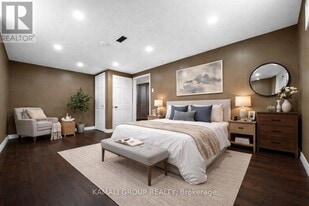 68 Rosehill Blvd in Oshawa, ON - Building Photo