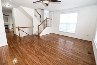 12180 Abington Hall Plz, Unit 206 in Reston, VA - Building Photo - Building Photo