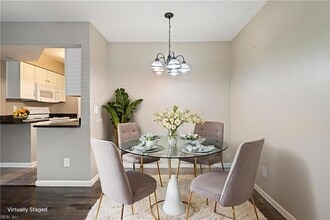 1226 Little Bay Ave, Unit 10 in Norfolk, VA - Building Photo - Building Photo