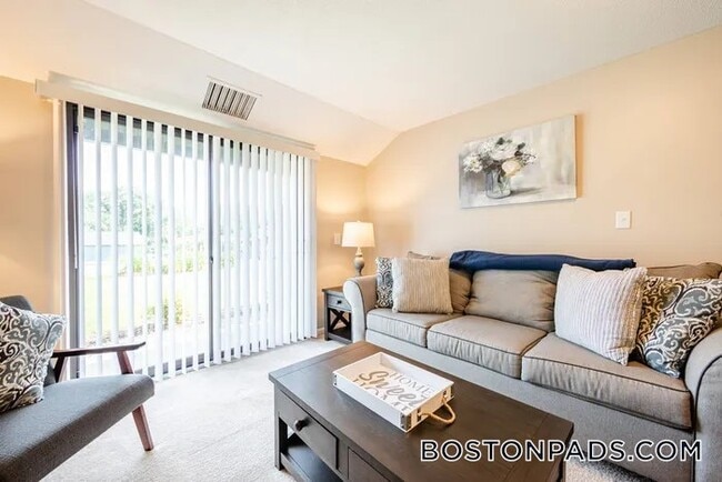 28 Forest Acres Dr