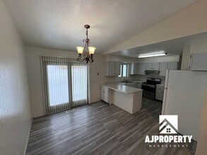 5801 W Coughran Ct in Sioux Falls, SD - Building Photo - Building Photo