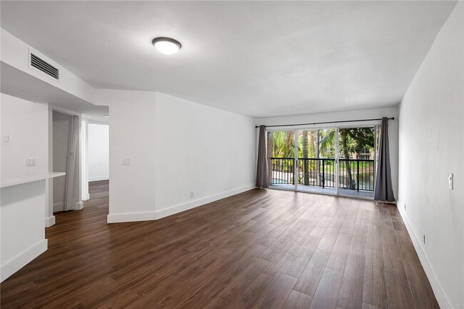 8851 Wiles Rd in Coral Springs, FL - Building Photo - Building Photo