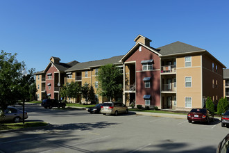 Overlook Terraces in Louisville, KY - Building Photo - Building Photo