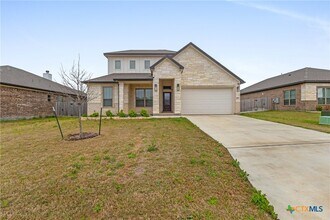 712 Eagle Pass Dr in Salado, TX - Foto de edificio - Building Photo