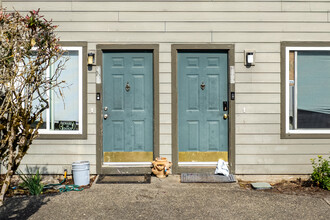 Fern Hill Apartments in Portland, OR - Foto de edificio - Building Photo