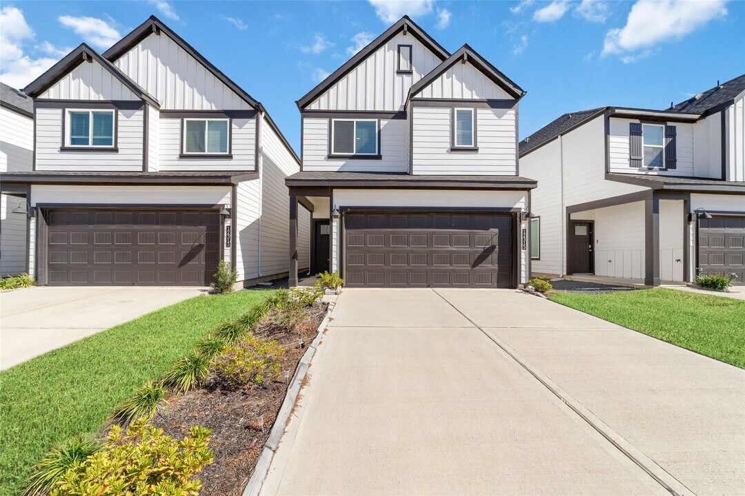 12315 Churchill downs Dr in Houston, TX - Building Photo